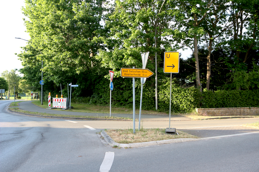 Die Herforder Straße ist zwischen Bielefelder und Friedensstraße gesperrt. Zur Ostwestfalenstraße gibt es eine Umleitung. Foto: Edeltraud Dombert