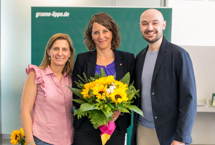 Wiebke Kopsieker, Inga Loke und Nik Riesmeier (von links) beim Lippischen Parteitag. Foto: Privat
