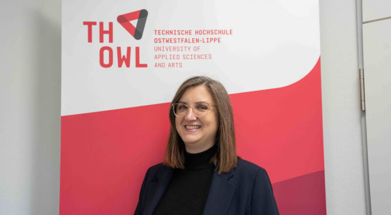 Juliette Halli hat an der Frankfurter Goethe-Universität Chemie studiert und promoviert. Zum 1. Juni startete die 37-Jährige als neue Professorin im Fachbereich Life Science Technologies der TH OWL in Lemgo. Foto: TH OWL