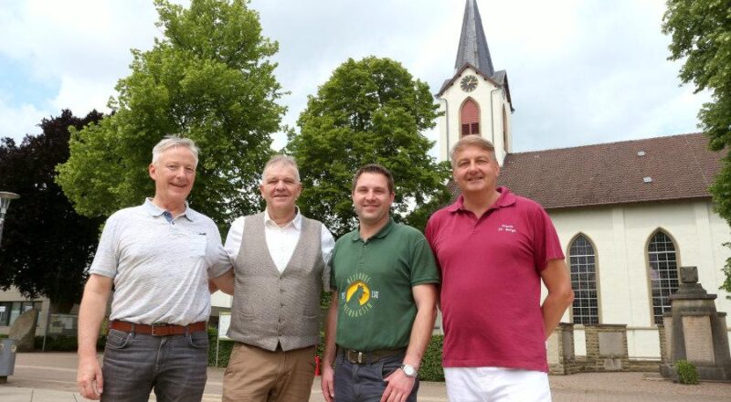 Die PUB tritt zur Kommunalwahl an, verkünden Matthias Bock, Ulrich Meier zu Evenhausen, Sven Meier zu Evenhausen und Martin Betge (von links). Foto: Thomas Dohna