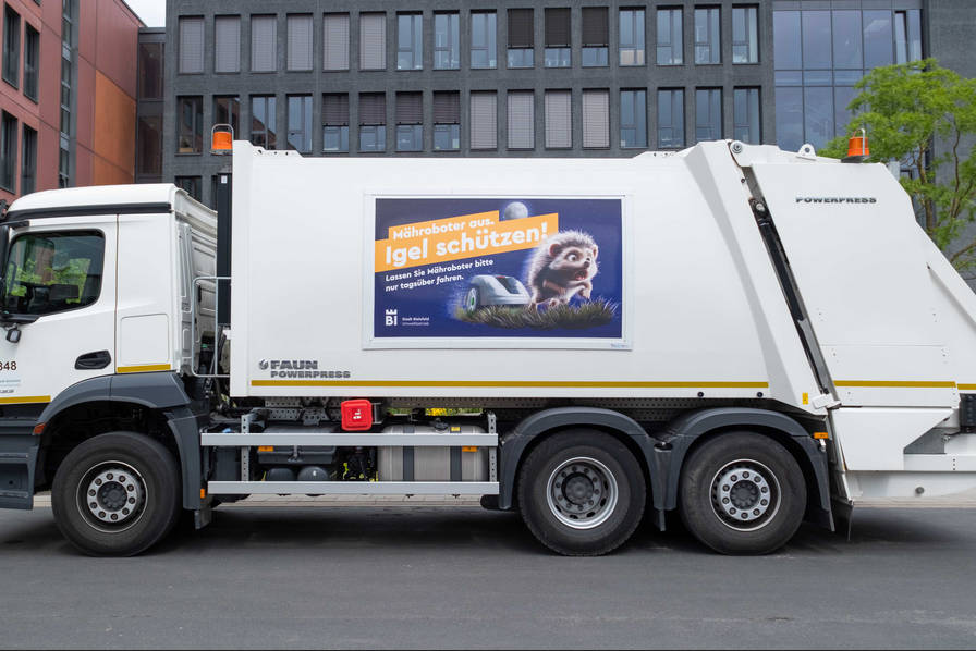 Müllwagen erinnern an Mähroboter-Nachtruhe. Foto: Stadt Bielefeld