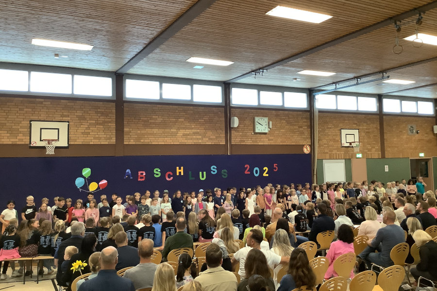 Mit einer Feier verabschiedete die Grundschule Asemissen die vierten Klassen. Foto: Grundschule Asemissen