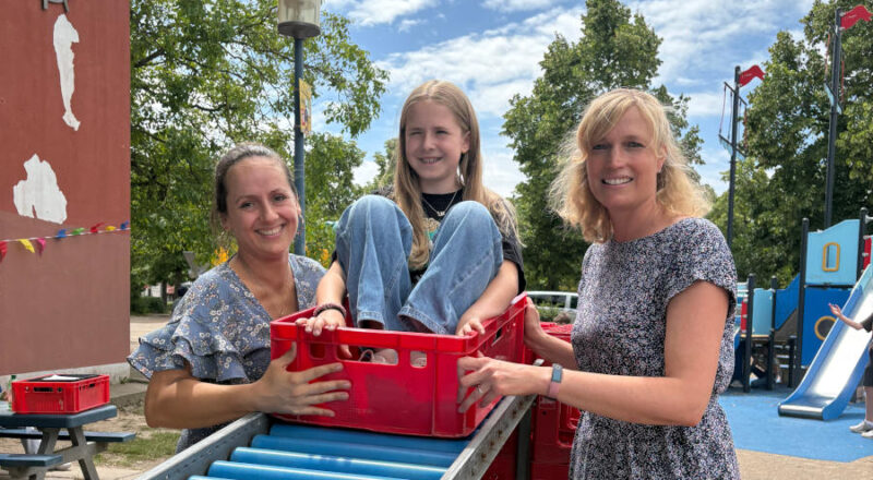 Spaß auf der Rollenrutsche beim Sommerfest der Grundschule Nord. Foto: Privat