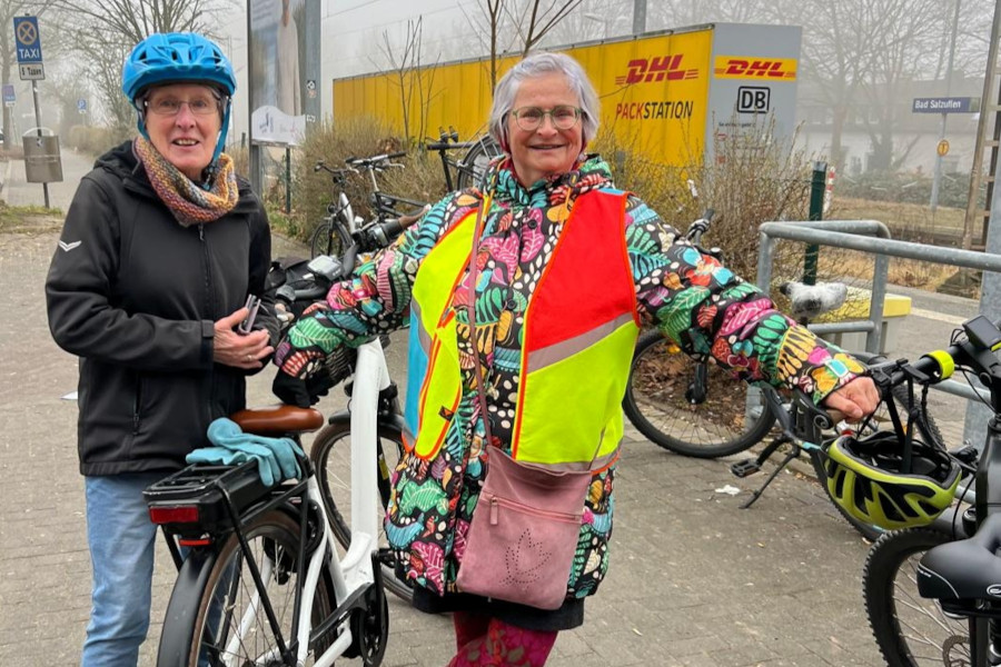 Magdalene van Gellekom und Annette Hölscher haben die Wanderungen von Omas gegen Rechts ausgearbeitet. Foto: privat