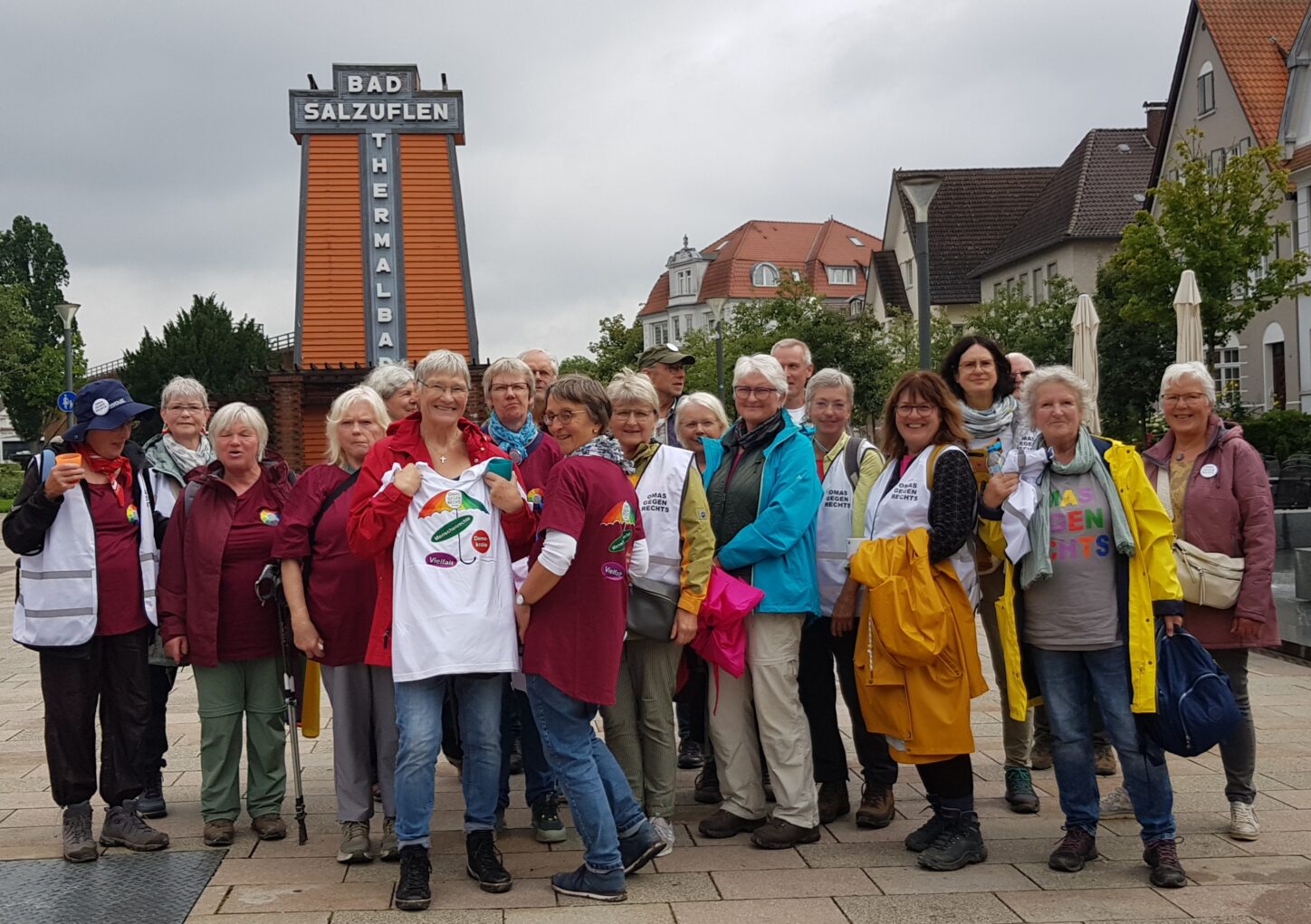 Die Omas gegen Rechts waren in Bad Salzuflen unterwegs. Foto: privat