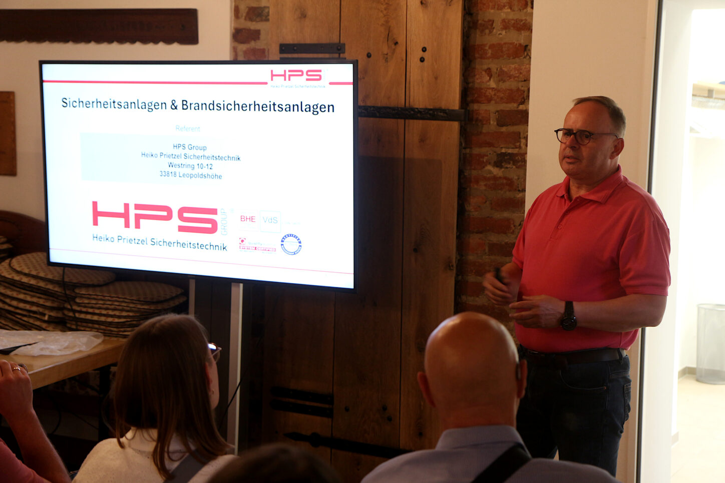 Heiko Prietzel referierte beim Unternehmerstammtisch über Sicherheit in Unternehmen. Foto: Thomas Dohna