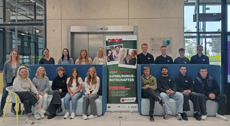 Die Ausbildungsbotschafter des zweiten Schulungstermins freuen sich auf ihre ersten Einsätze. Foto: Kreis Lippe