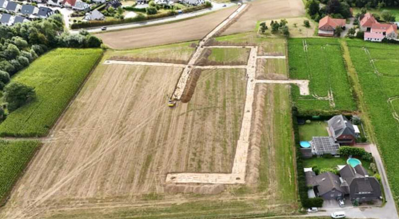 Die Archäologen haben die Fläche mit der Drohne erfasst. Foto: Gemeinde Leopoldshöhe