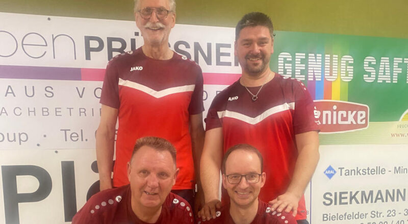 2. Mannschaft.: Eckhard Kopp und Maik Aderhold (hinten von links), Uwe Wenzel und Simon Gries (vorn von links). Foto: Privat