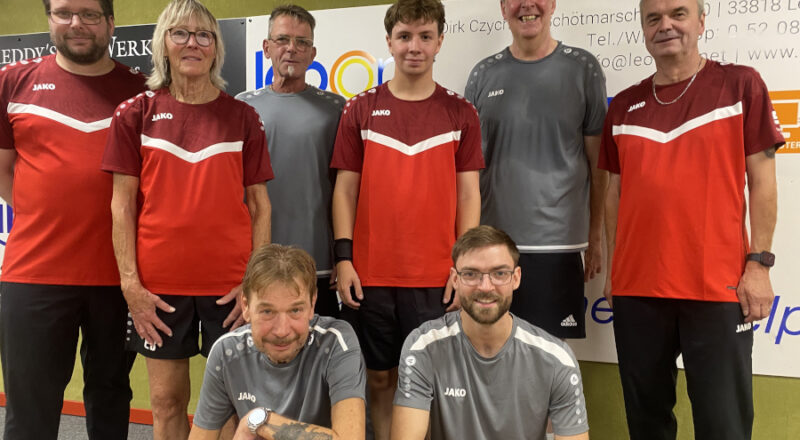 Jann Klein-Günnewyck, Erika Büker, Matthias Fordkord, Mika Gries, Manfred Lammert und Udo Keeb (hinten von links) sowie Udo Buchwald und Arnd Stuckmann (vorn von links). Foto: privat