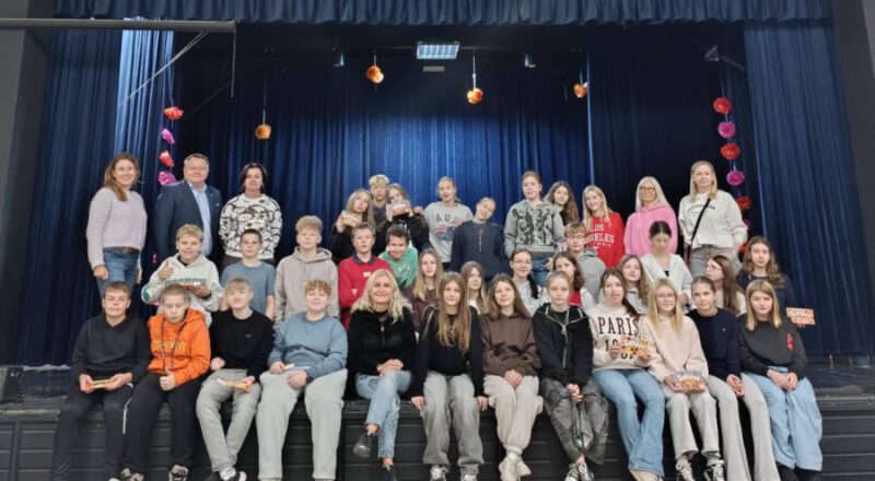 Vom 23. bis 30. September 2025 fand der 21. Schüleraustausch zwischen der Felix-Fechenbach-Gesamtschule Leopoldshöhe und den polnischen Partnerschulen in Myslakowice und Lomnitz statt.