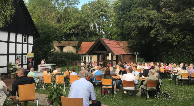 Sommerkonzert auf dem Heimathof. Fotos: Heimatverein Leopoldshöhe