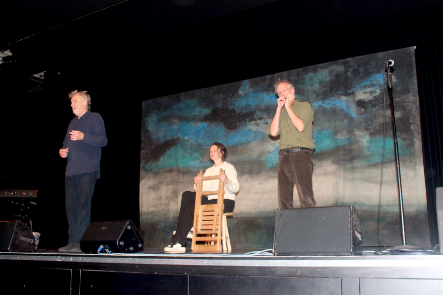 Blues in der Diaspora: Augustin Upmann, Svetlana Svoroba und Heinz Weißenberg sind die Bullemänner. Foto: Christine Reuner