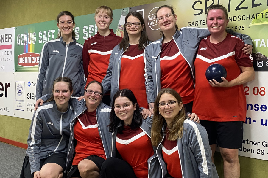 Erfolgreich: (hinten von links) Jana Lammert, Nora Rüsenberg, Lene Wilde ,Christina Rähse, Larissa-Yasmin Gries, (vorne von links) Josephine Lammert, Katja Lemke, Lilly Lemke und Paula. Foto: privat