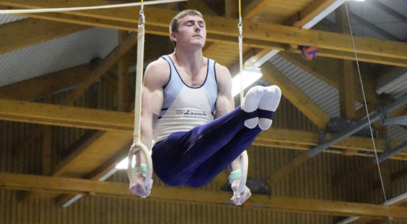 Viktor Jermakov an den Ringen. Foto: TuS Leopoldshöhe