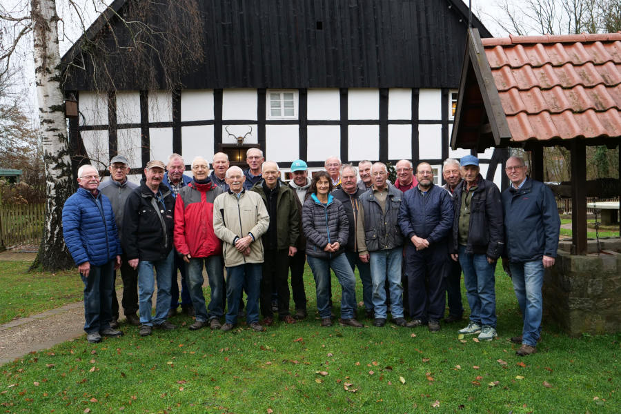 Die Dienstagsgruppe hat sich in die Weihnachtspause verabschiedet. Foto: Heimatverein Leopoldshöhe.
