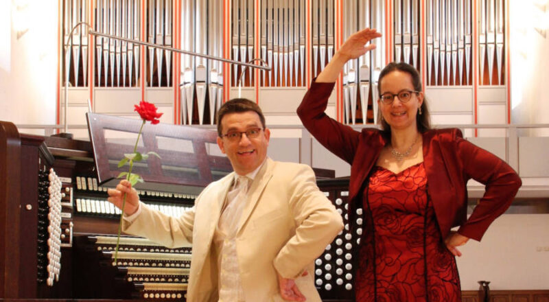 Iris und Carsten Lenz sind Organisten an der großen und bedeutenden Skinner-Orgel der Saalkirche in Ingelheim am Rhein. Sie sind zu Gast in Leopoldshöhe. Foto: Privat