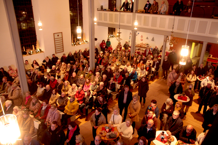 Die Kirche am Marktplatz war beim Schwarmsingen gut gefüllt. Foto: Thomas Dohna