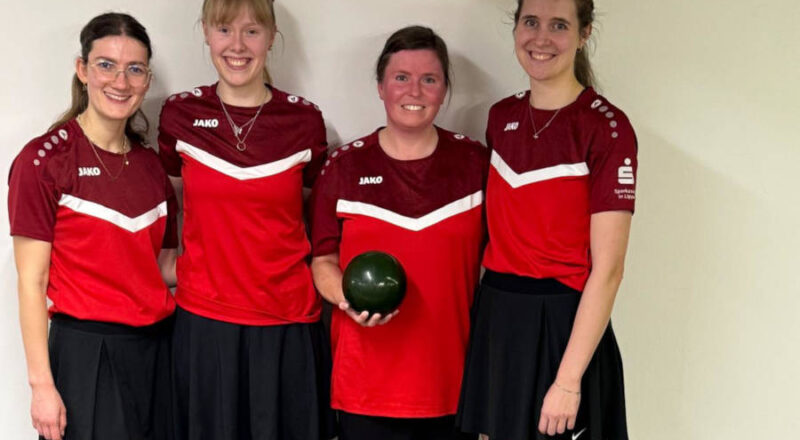 Jana Lammert, Nora Rüsenberg, Larissa-Yasmin Gries und Josephine Lammert (von links). freuen sich. Foto: Privat