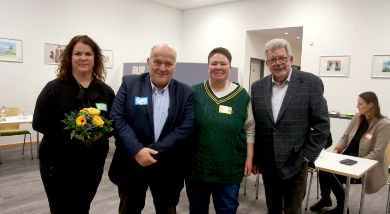 Nadja Stojilkovic, Andreas und Ilka Brinkmann sowie Gerhard Schemmel von der Bürgerstiftung Leopoldshöhe informierten über hochbegabte Minderleister. Foto: Thomas Dohna