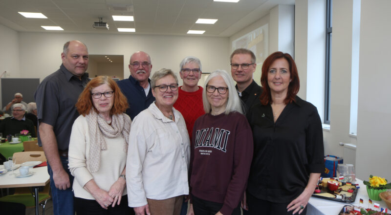 Der Vorstand des Partnerschaftsvereins Leopoldshöhe besteht aus (von links) Stefan Diestelhorst, Renate Kantim, Fritz Brokbarthold, Heike Kortekamp, Heidi Lambracht, Angela Wittemeier, Volker Wattenberg und Eleni Konstantinidis. Foto: Thomas Dohna