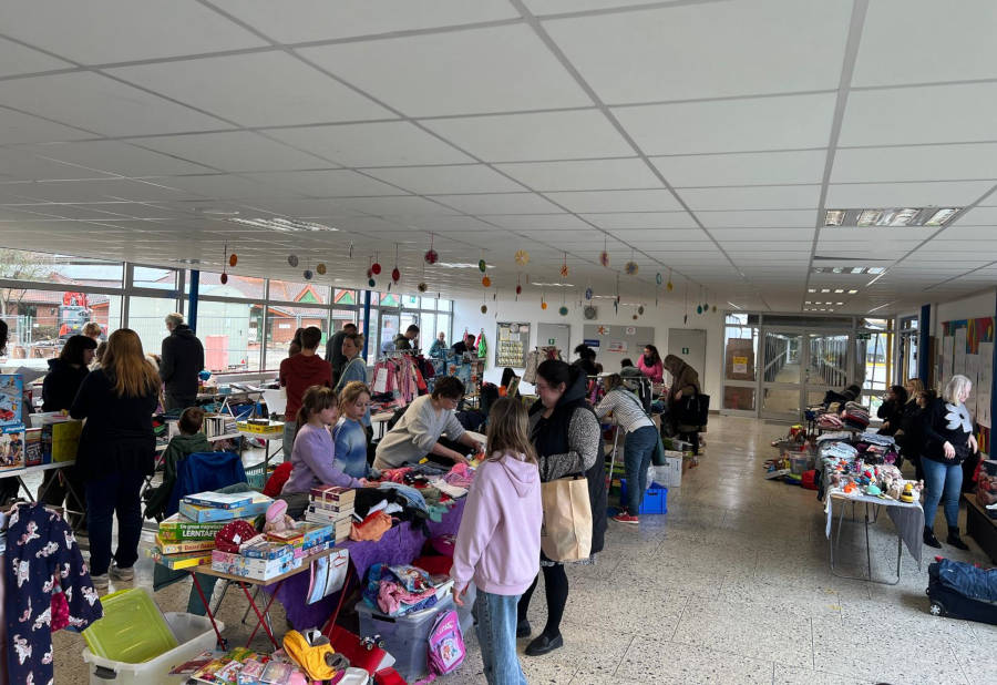Reges Treiben auf dem Flohmarkt an der Grundschule Nord. Foto: GS Nord