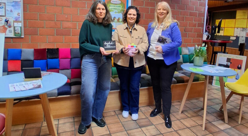 Freuen sich auf den Austausch beim Runden Teppich (von links): Sandra Linnenbecker, Sylvia Yadira Moreno Vargas und Margit Monika Hahn. Foto: Kreis Lippe