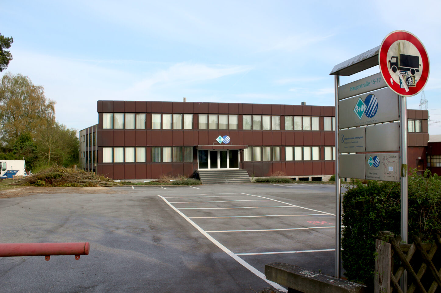Auf dem ehemaligen Suttner-Gelände wird der neue Edeka-Markt entstehen. Foto: Thomas Dohna