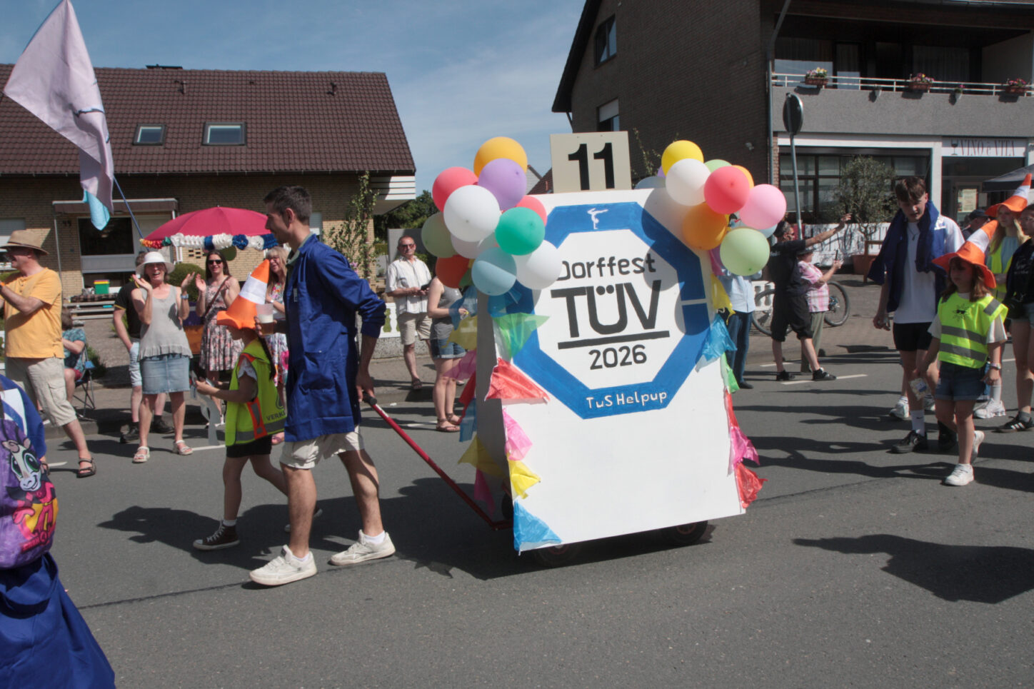 Das Thema Sicherheit und Genehmigung bewegte die Umzugsteilnehmer. Foto: Thomas Dohna