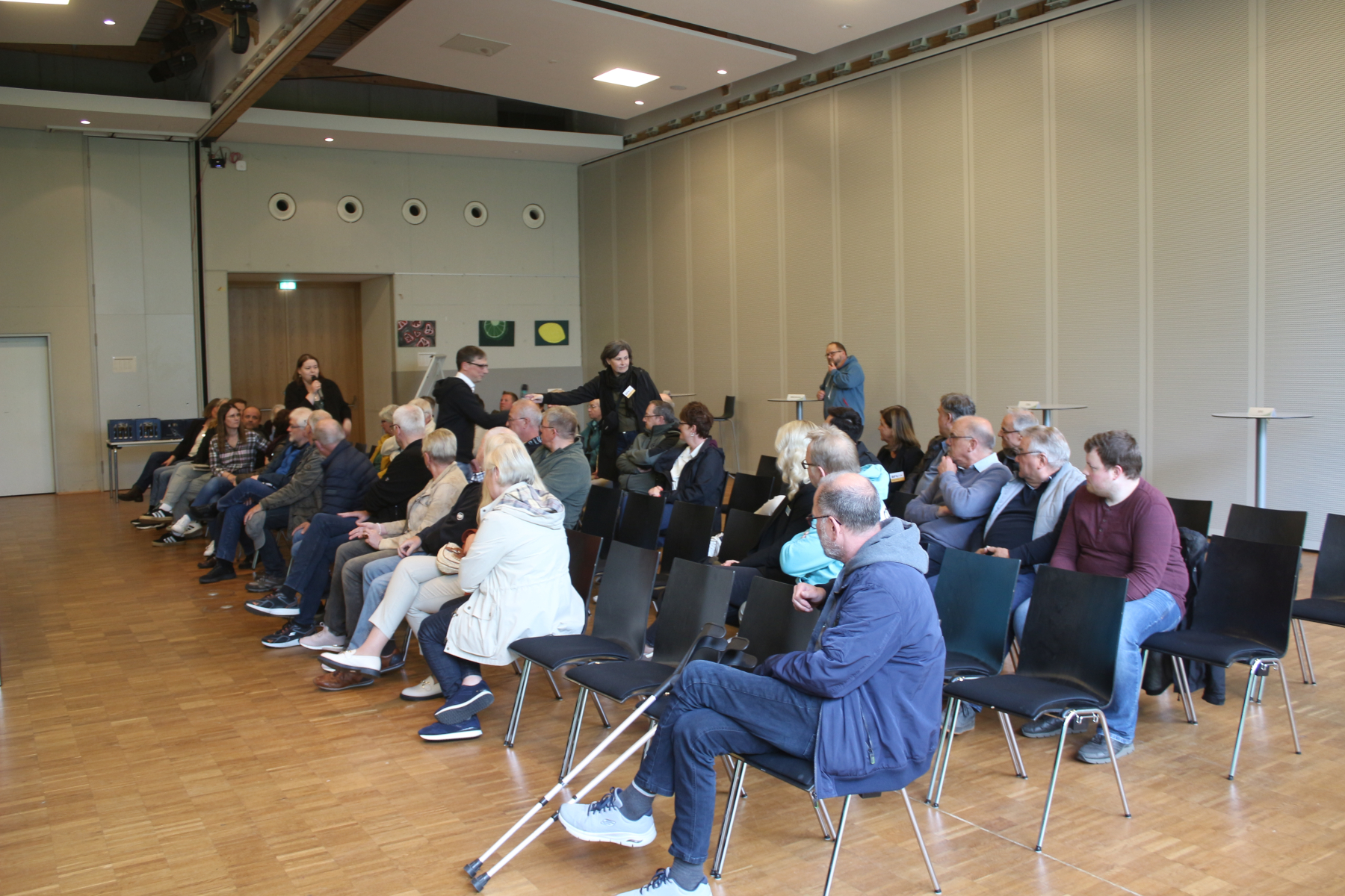 Das zweite Bürgerforum fand in der Mensa des Schulzentrums statt. Foto: Thomas Dohna