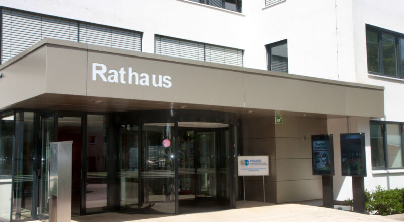 Der Eingang des Leopoldshöher Rathauses. Archivfoto (2026): Thomas Dohna