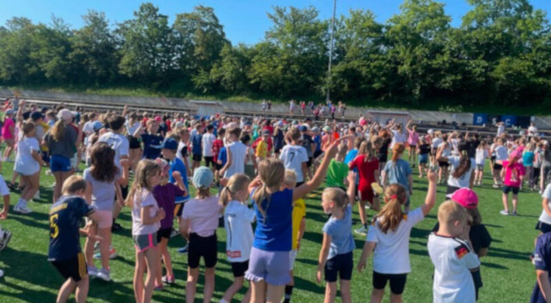 Gemeinsamer Start aller Kinder zu den Bundesjugendspielen an der Grundschule Nord. Foto: Privat