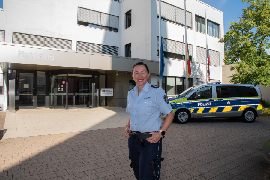 Roxana Keil-Preuß ist die neue Bezirksdienstbeamtin der Polizei in Leopoldshöhe. Foto: Polizei/Sonja Thelaner