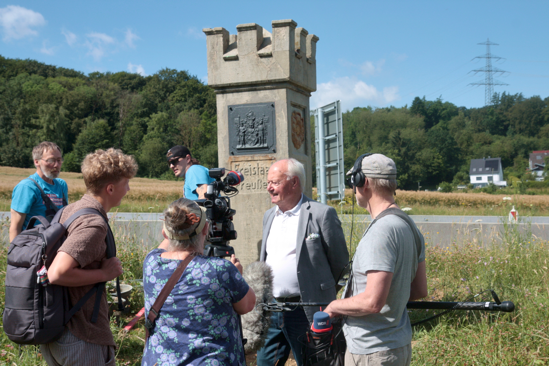 Manfred Burkamp wird vom WDR interviewt. Foto: Thomas Dohna