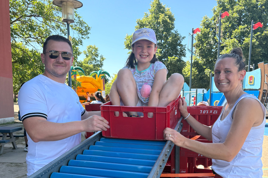 Die Rollenrutsche war beim Sommerfest der Grundschule Nord der Hit. Foto: Grundschule Nord