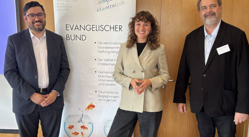 Symposium zum Thema „Rechter Glaube“ mit von links: Jan Christian Pinsch, Kyra Funk und Horst-Dieter Mellies. Foto: Lippische Landeskirche