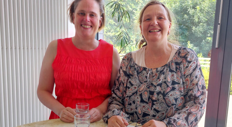 Martina Bergmann und Grita Beherns stellten Bücher vor. Foto: Gemeinde Leopoldshöhe