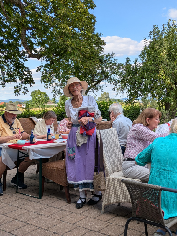 Eine Besucherin des Festes in traditioneller Tracht. Foro: privat