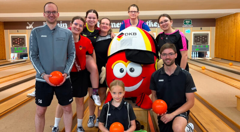 Simon Gries, Jana Lammert, Lilly Lemke, Christina Rähse, Lene Wide, Paula Kurzius und Arnd Stuckmann (von links) und vorn Mila Gries nahmen an einem Workshop in Norddeutschland teil. Foto: privat