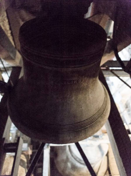 Die kleine Glocke trägt den Namen "Liebe".