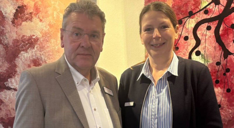 Wollen Lippe als attraktiven Standort für Ärztinnen und Ärzte positionieren: Landrat Meinolf Haase und Kreis-Gesundheitsamtsleiterin Dr. Kerstin Ahaus. Foto: Kreis Lippe