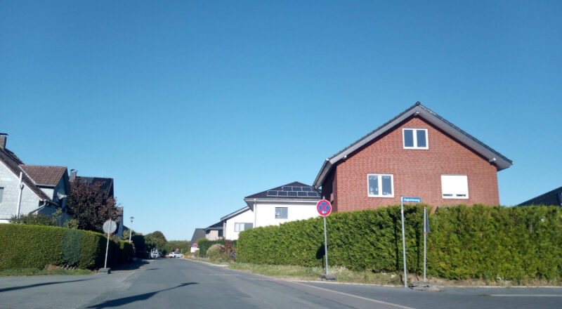 Die Schötmarsche Straße wird in Höhe des Augustenweges ausgebaut. Foto: Thomas Dohna