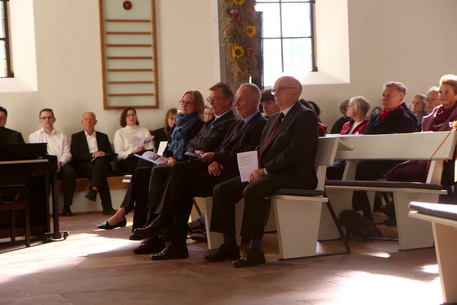 Maria und Stephan zur Lippe, Adolf Meier zu Döldissen und der stellvertretende Bürgermeister Klaus Fiedler. Foto: Thomas Dohna
