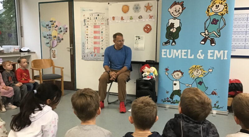 Der Autor Björn Sassenroth las in der Grundschule Asemissen. Foto: privat