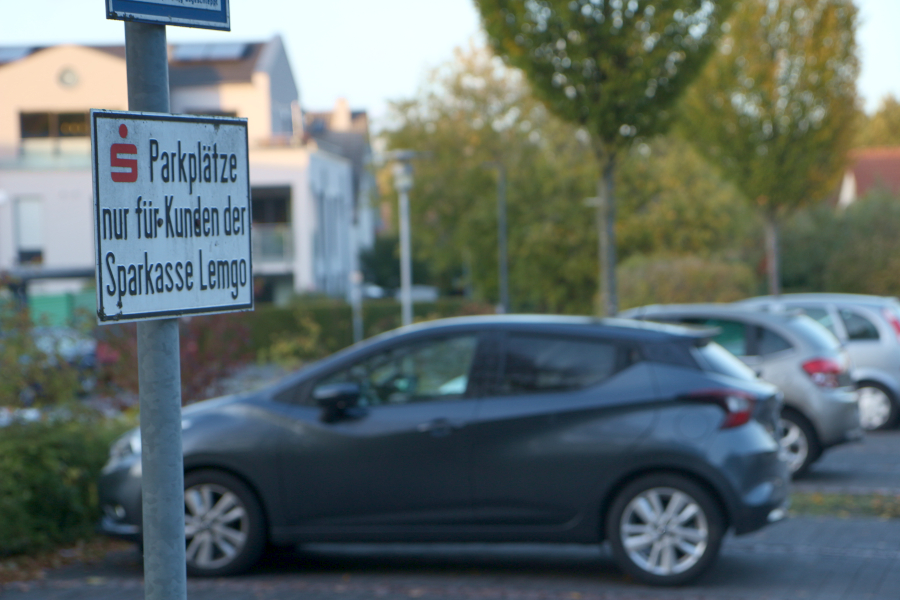Die Sparkasse wird ab Montag, 2. November 2026, ihrem Parkplatz an der Herforder Straße bewirtschaften. Foto: Thomas Dohna