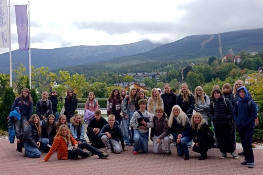 Schülerinnen und Schüler der Felix-Fechenbach-Gesamtschule waren zum Austausch in Mysłakowice. Foto: FFG