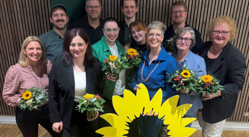 Freuen sich über den starken Rückhalt aus ihrem Bezirksverband (von links): Wiebke Kopsieker, Dennis Birkhölzer, Julia Eisentraut, Markus Witte, Alexa Diel, Dominic Hallau (als Bezirkssprecher), Simone Lux, Wibke Brems, Helmut Arens, Norika Creuzmann, Christina Osei